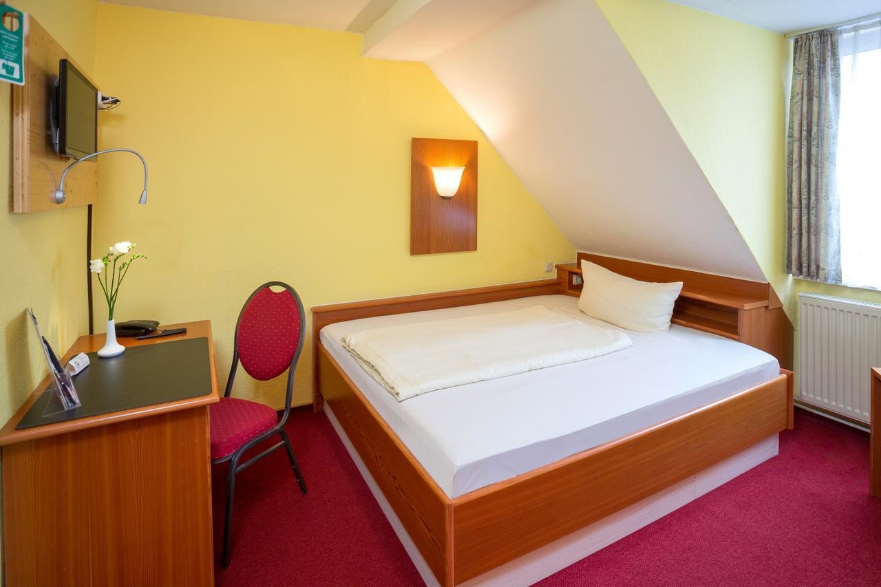 Hotel Garni Harzer Hof Osterode am Harz Екстериор снимка