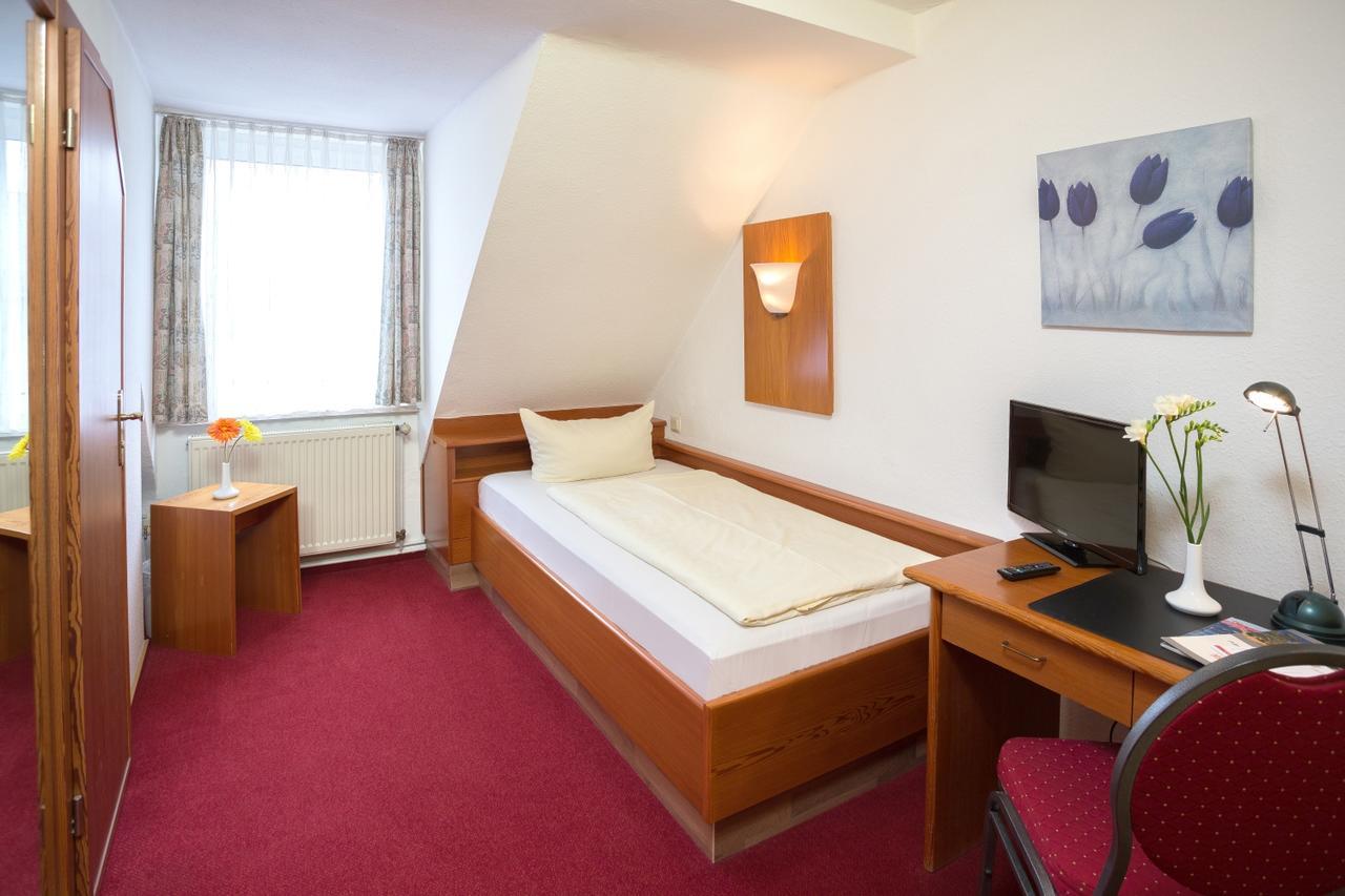 Hotel Garni Harzer Hof Osterode am Harz Екстериор снимка