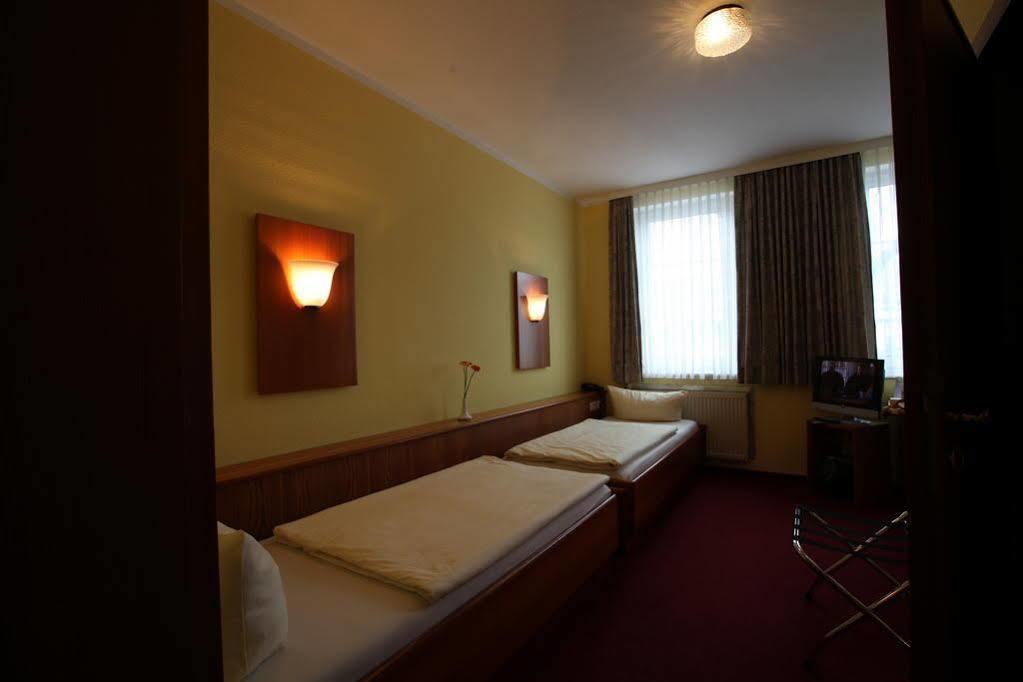 Hotel Garni Harzer Hof Osterode am Harz Екстериор снимка